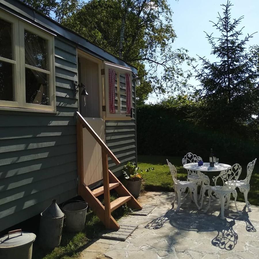 The English Shepherds Hut @ Les Aulnaies Echauffour Buitenkant foto